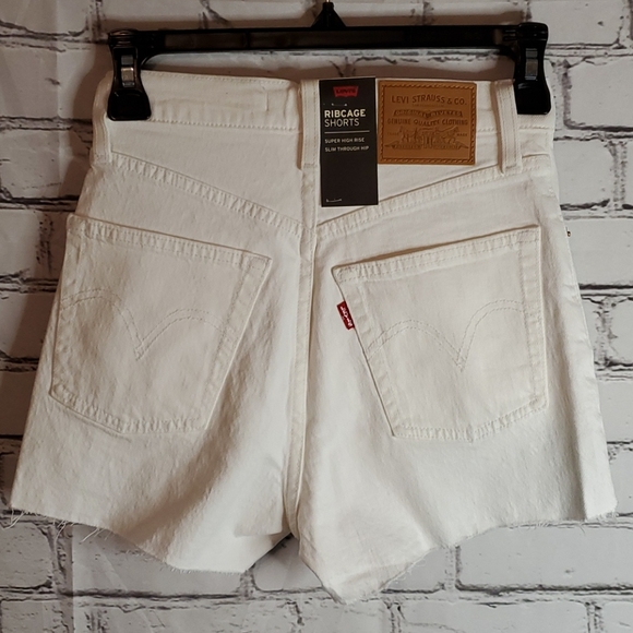 Levi's Ribcage Denim Shorts - Picture 5 of 10